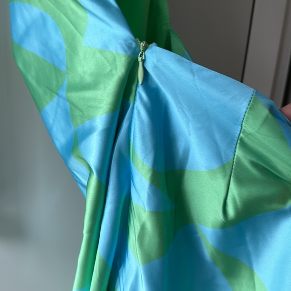 Beginning Boutique dress size 6. - Picture 3 of 6